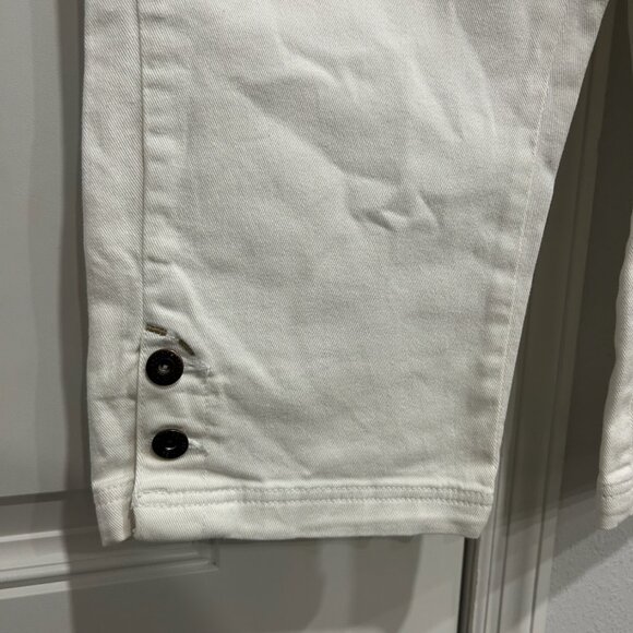 Lee Just Below The Waist Womens Button Details White Capri Pants Size 10M Classi - Picture 5 of 11